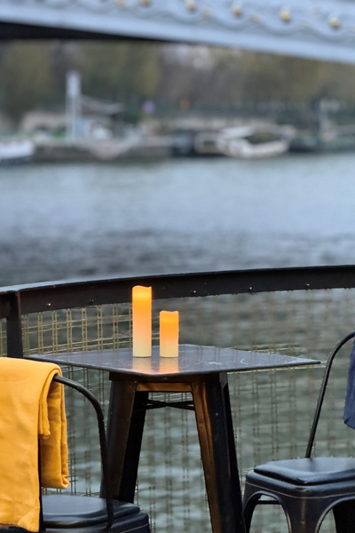 Restaurant sur péniche à Paris