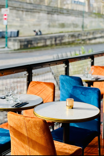 Restaurant sur péniche à Paris